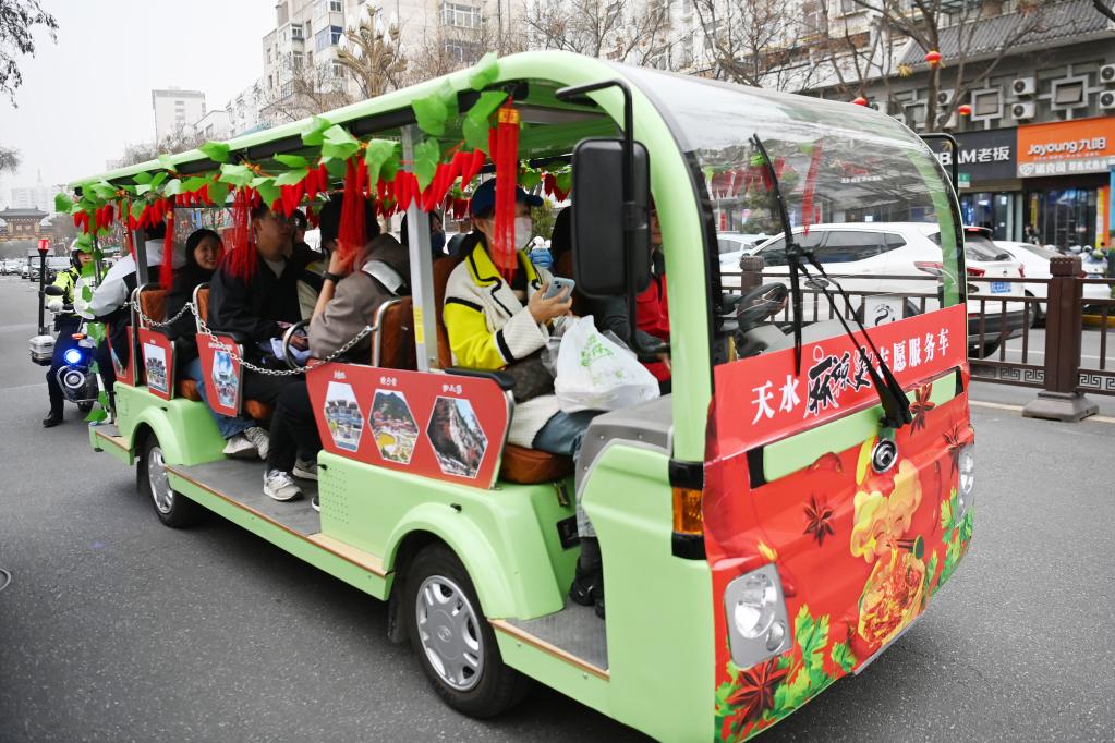 新华鲜报丨世界首次！嫦娥六号携月背“土”特产启程回家