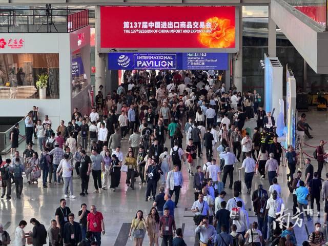 ST中泰大宗交易成交50.00万股 成交额225.00万元