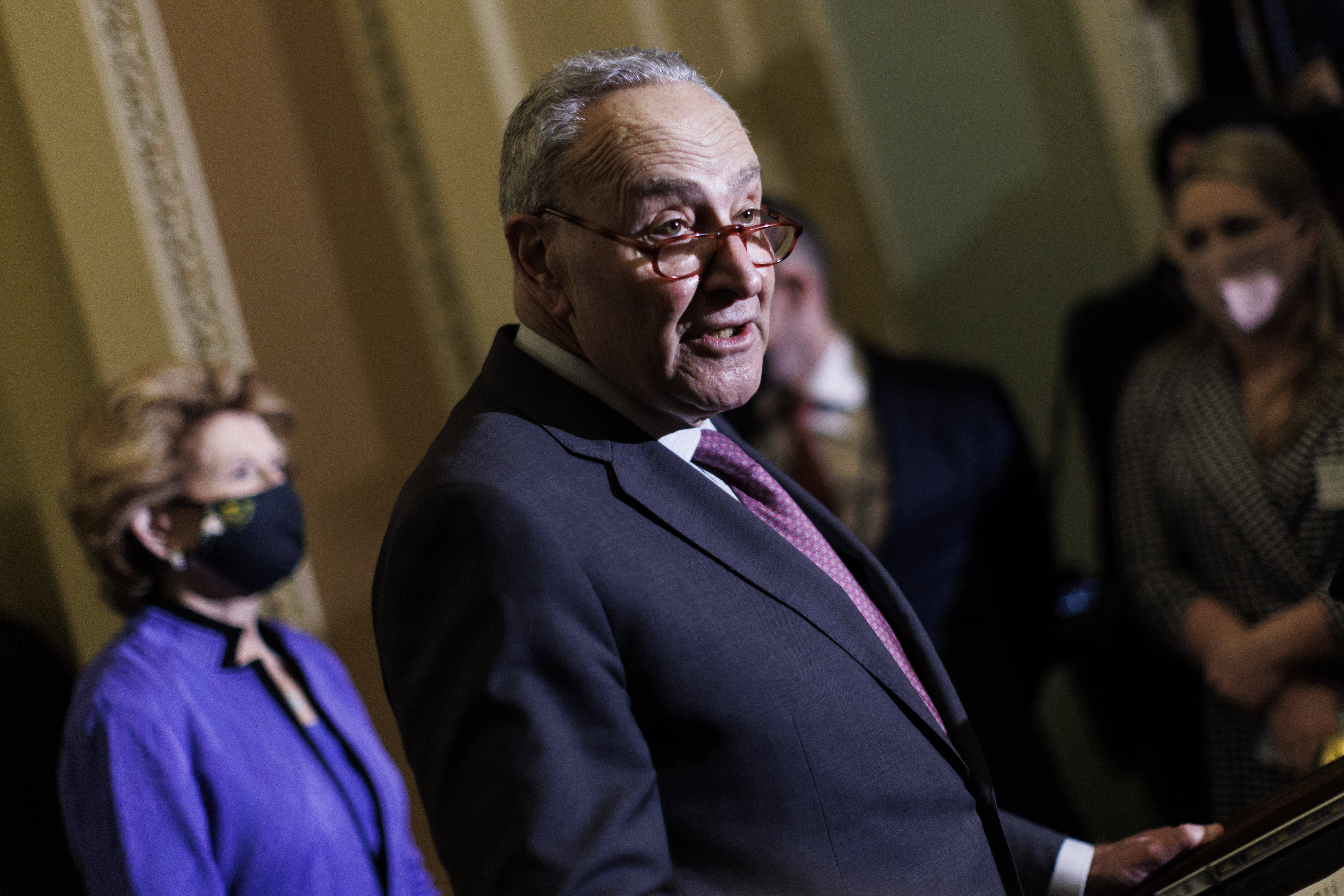 【公告精选】中国铝业2024年预盈120亿至130亿元；汇源通信提示风险