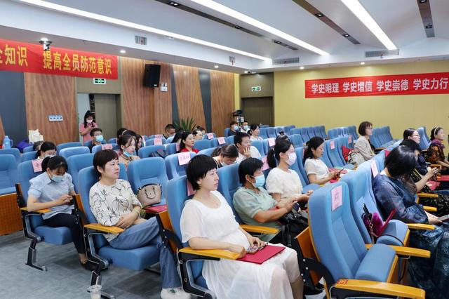 ST中泰大宗交易成交50.00万股 成交额225.00万元