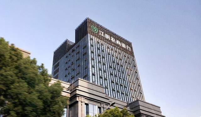 ST中泰大宗交易成交50.00万股 成交额225.00万元